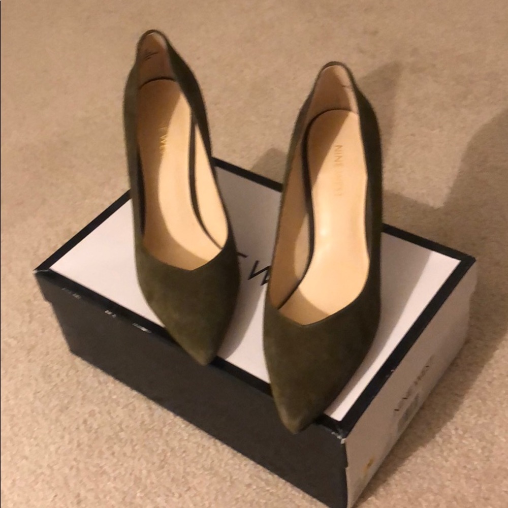 Velvet green heels